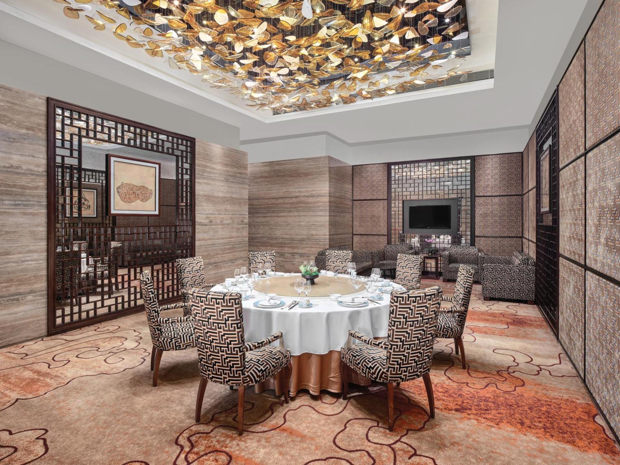 酒店 Langham Place - Walking Distance To Fair & Overseas Buyers Registration Service 5*