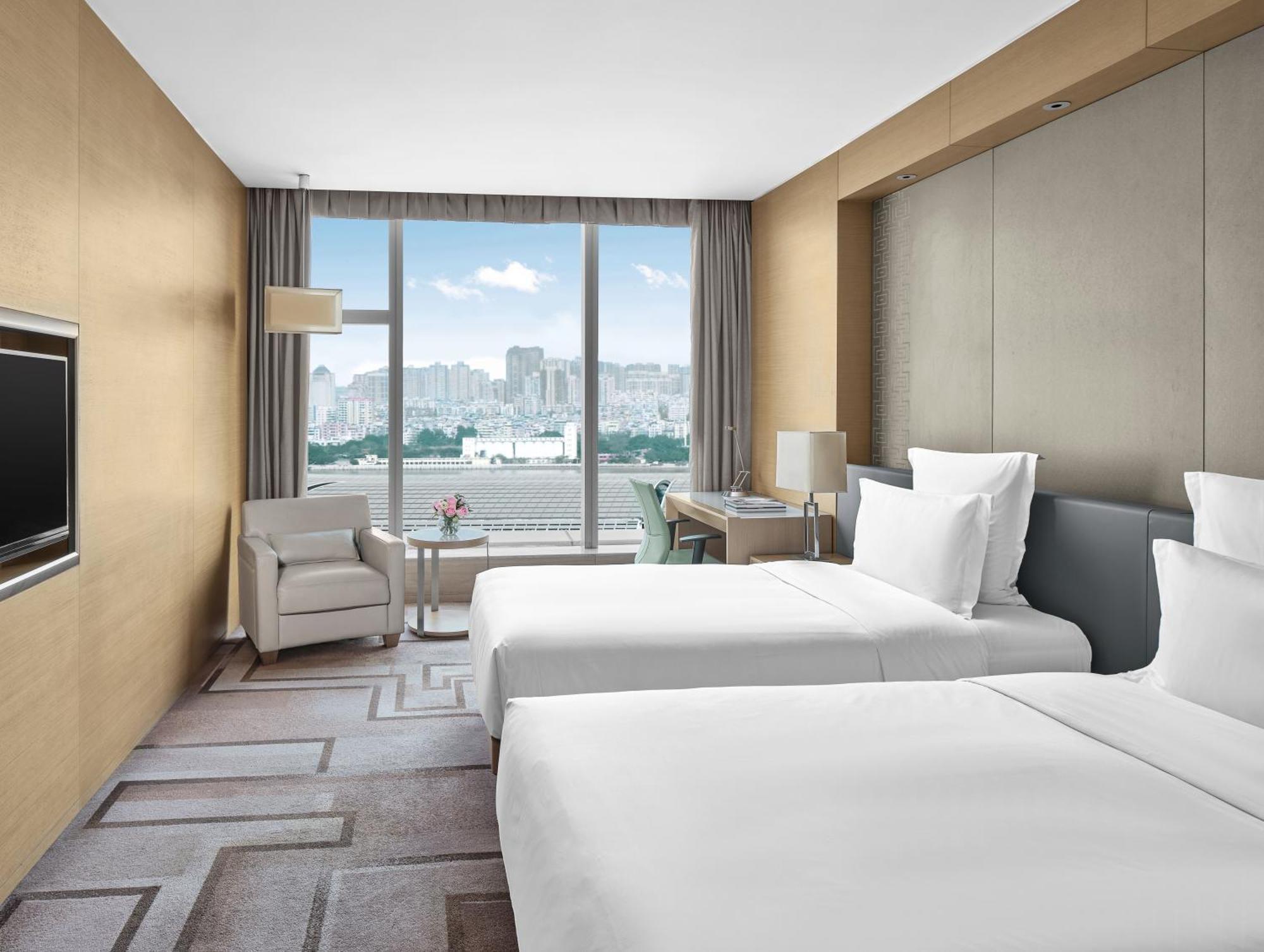 Langham Place - Walking Distance To Fair & Overseas Buyers Registration Service Отель