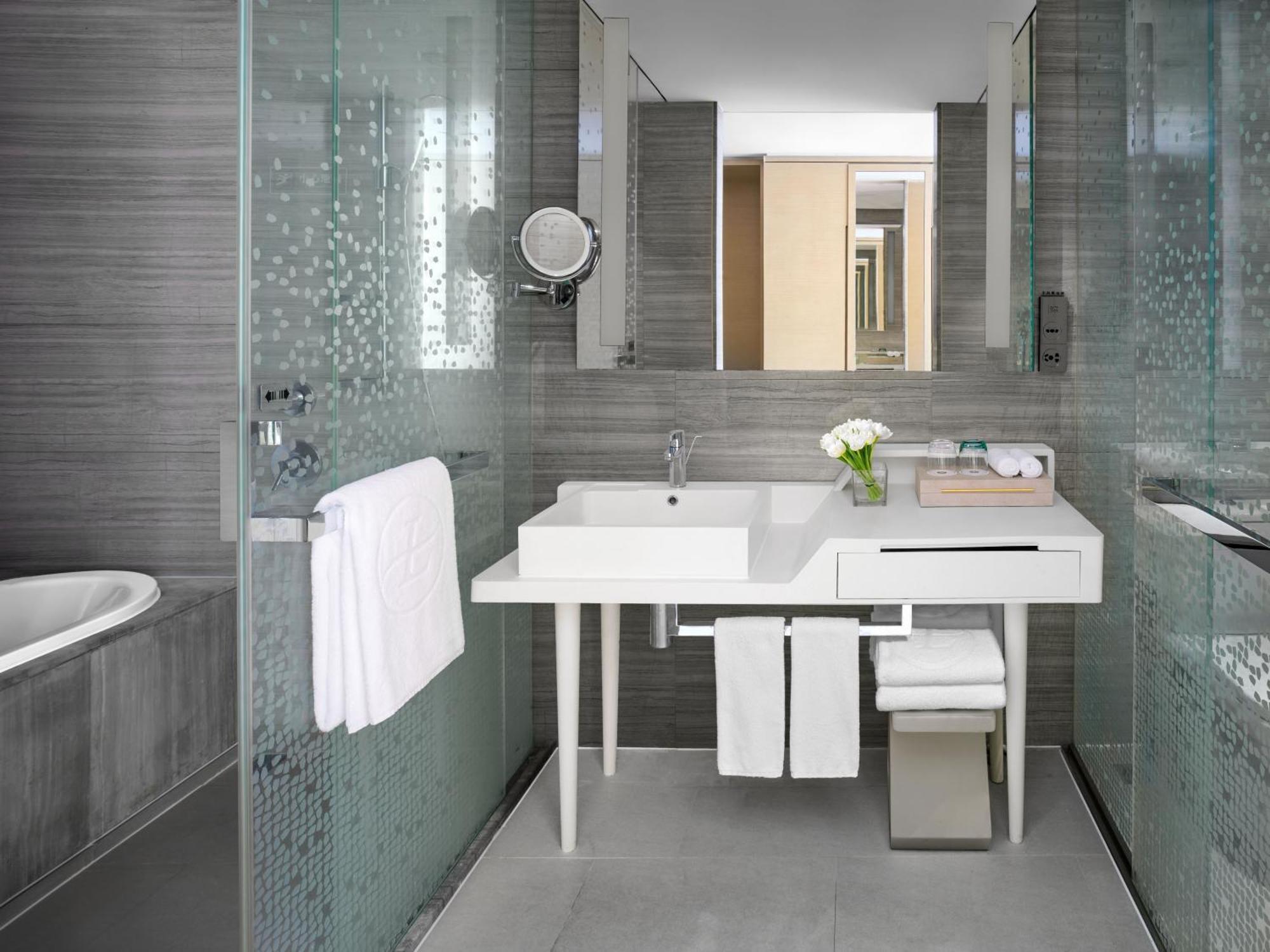 Langham Place - Walking Distance To Fair & Overseas Buyers Registration Service 5* Гуанчжоу