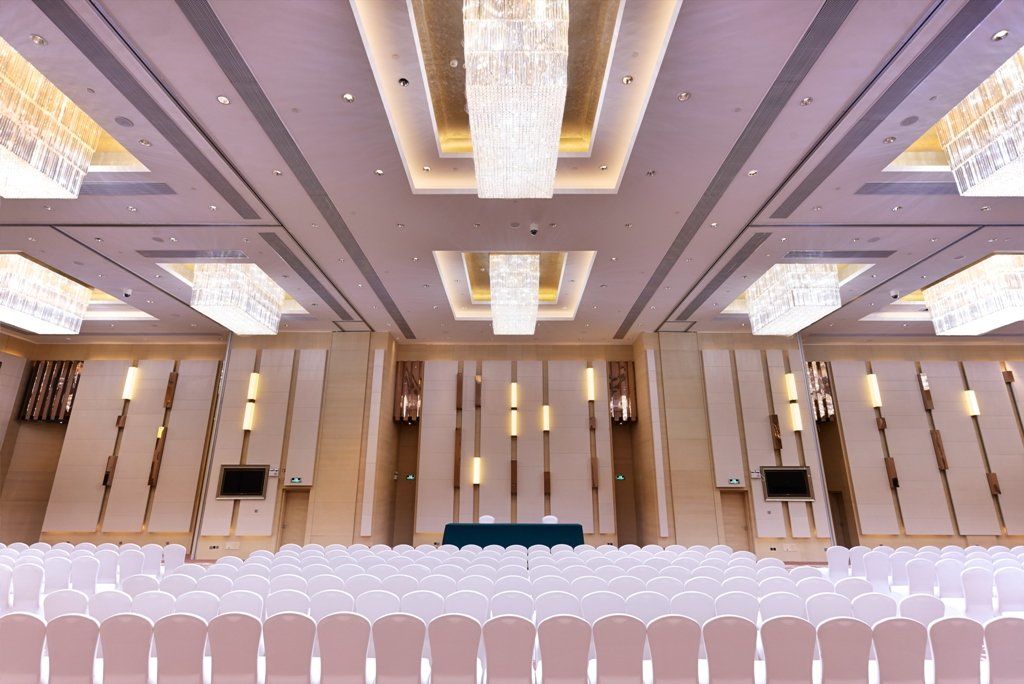 Отель Langham Place - Walking Distance To Fair & Overseas Buyers Registration Service